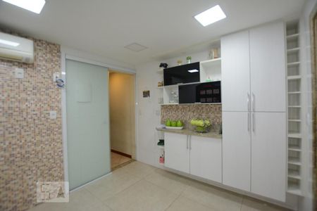 Casa à venda com 136m², 3 quartos e 2 vagasCozinha