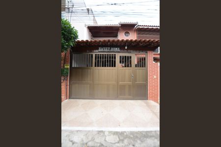 Casa à venda com 136m², 3 quartos e 2 vagasFachada