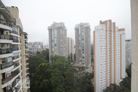 Apartamento à venda com 130m², 3 quartos e 3 vagasVista da suíte 2