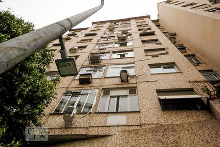 Apartamento à venda com 47m², 1 quarto e sem vaga Apartamento à venda com 47m², 1 quarto e sem vagaFachada