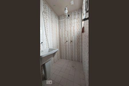 Banheiro de kitnet/studio à venda com 1 quarto, 38m² em Partenon, Porto Alegre