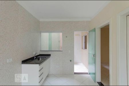 Sala e Cozinha de casa de condomínio para alugar com 2 quartos, 42m² em Vila Granada, São Paulo