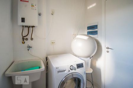 Apartamento à venda com 110m², 3 quartos e 2 vagas Apartamento à venda com 110m², 3 quartos e 2 vagasÁrea de Serviço