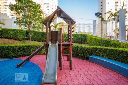 Apartamento à venda com 110m², 3 quartos e 2 vagas Apartamento à venda com 110m², 3 quartos e 2 vagasÁrea Comum - Playground