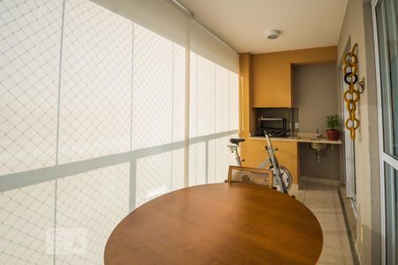 Apartamento à venda com 110m², 3 quartos e 2 vagas Apartamento à venda com 110m², 3 quartos e 2 vagasVaranda gourmet