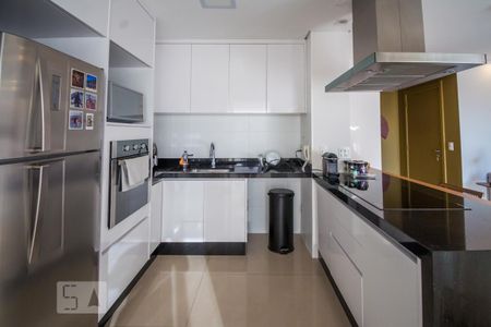 Apartamento à venda com 110m², 3 quartos e 2 vagas Apartamento à venda com 110m², 3 quartos e 2 vagasCozinha