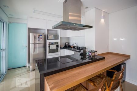 Apartamento à venda com 110m², 3 quartos e 2 vagas Apartamento à venda com 110m², 3 quartos e 2 vagasCozinha