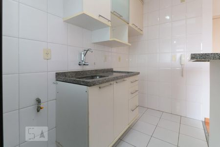 Apartamento para alugar com 40m², 1 quarto e 1 vaga Apartamento para alugar com 40m², 1 quarto e 1 vagaCozinha - Armários