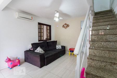 Sala de casa à venda com 4 quartos, 150m² em Portuguesa, Rio de Janeiro