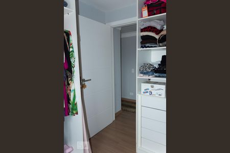 Apartamento à venda com 180m², 4 quartos e 2 vagas Apartamento à venda com 180m², 4 quartos e 2 vagasQuarto