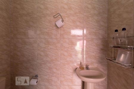 Casa à venda com 400m², 5 quartos e 3 vagas Casa à venda com 400m², 5 quartos e 3 vagasBanheiro de Serviço