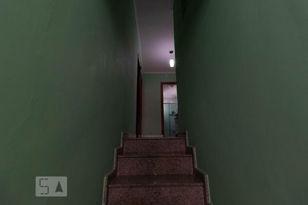 Escada de casa à venda com 5 quartos, 400m² em Vila Vitório Mazzei, São Paulo