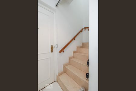 Escada para cobertura de apartamento à venda com 1 quarto, 98m² em Higienópolis, São Paulo