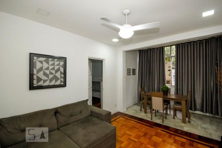 Sala de apartamento para alugar com 2 quartos, 79m² em Copacabana, Rio de Janeiro