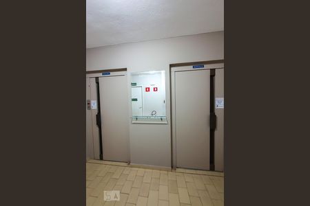 Apartamento à venda com 57m², 1 quarto e sem vagaElevador