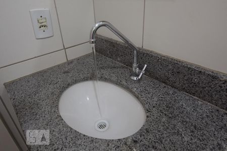 Apartamento para alugar com 49m², 2 quartos e 1 vagaBanheiro social - pia