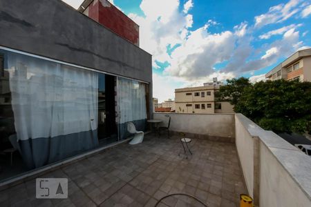 Casa à venda com 360m², 3 quartos e 2 vagas Casa à venda com 360m², 3 quartos e 2 vagasVaranda