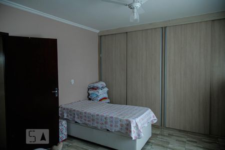 Suíte 1 de casa à venda com 4 quartos, 200m² em Jardim Regina, São Paulo
