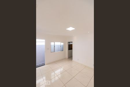 Sala de casa para alugar com 1 quarto, 50m² em São Geraldo, Belo Horizonte