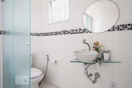 Casa à venda com 311m², 5 quartos e 6 vagasBanheiro da Suíte 2