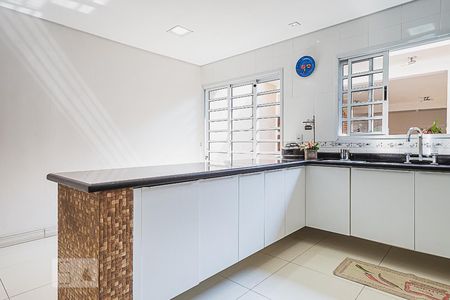 Casa à venda com 311m², 5 quartos e 6 vagasCozinha