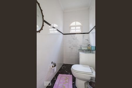 Casa à venda com 311m², 5 quartos e 6 vagasLavabo do quintal Gourmet