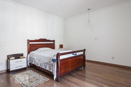 Casa à venda com 311m², 5 quartos e 6 vagasSuíte 1