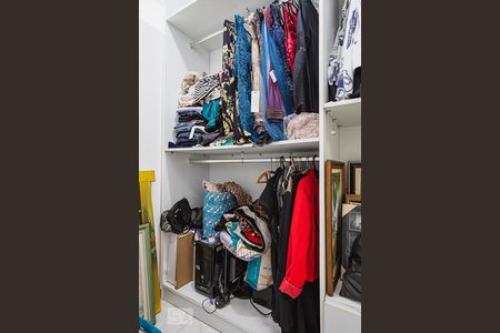 Casa à venda com 311m², 5 quartos e 6 vagasCloset da suíte 2