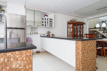 Casa à venda com 311m², 5 quartos e 6 vagasCozinha