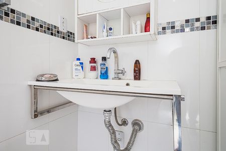 Casa à venda com 311m², 5 quartos e 6 vagasBanheiro da Suíte 1