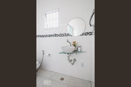 Casa à venda com 311m², 5 quartos e 6 vagasBanheiro da Suíte 2