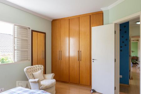 Casa à venda com 434m², 5 quartos e 5 vagas Casa à venda com 434m², 5 quartos e 5 vagasQuarto 3