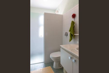 Casa à venda com 434m², 5 quartos e 5 vagas Casa à venda com 434m², 5 quartos e 5 vagasBanheiro da Suíte Piso Inferior