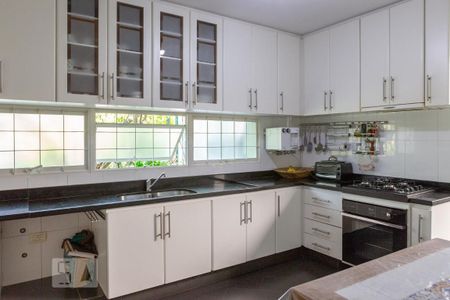 Casa à venda com 434m², 5 quartos e 5 vagas Casa à venda com 434m², 5 quartos e 5 vagasCozinha