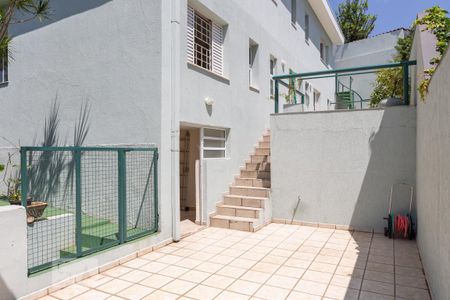 Casa à venda com 434m², 5 quartos e 5 vagas Casa à venda com 434m², 5 quartos e 5 vagasÁrea Externa