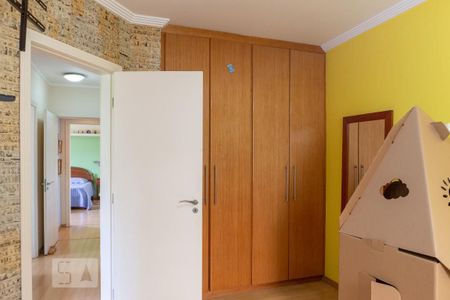 Casa à venda com 434m², 5 quartos e 5 vagas Casa à venda com 434m², 5 quartos e 5 vagasQuarto 4