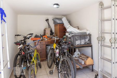 Casa à venda com 434m², 5 quartos e 5 vagas Casa à venda com 434m², 5 quartos e 5 vagasDepósito