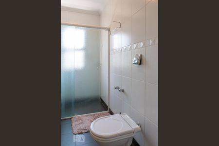 Casa à venda com 434m², 5 quartos e 5 vagas Casa à venda com 434m², 5 quartos e 5 vagasBanheiro Social