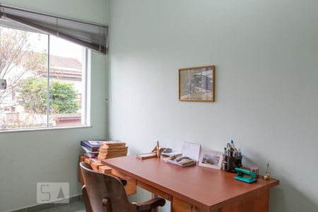 Casa à venda com 434m², 5 quartos e 5 vagas Casa à venda com 434m², 5 quartos e 5 vagasEscritório