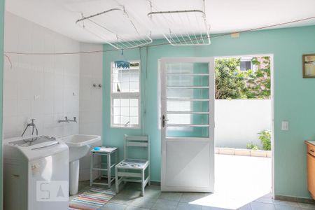 Casa à venda com 434m², 5 quartos e 5 vagas Casa à venda com 434m², 5 quartos e 5 vagasÁrea de Serviço