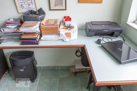 Casa à venda com 434m², 5 quartos e 5 vagas Casa à venda com 434m², 5 quartos e 5 vagasEscritório