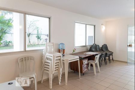 Apartamento para alugar com 48m², 1 quarto e 1 vaga Apartamento para alugar com 48m², 1 quarto e 1 vagaÁrea comum - Salão de festas