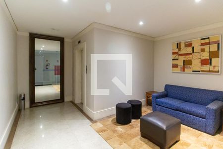 Apartamento à venda com 111m², 3 quartos e 2 vagas Apartamento à venda com 111m², 3 quartos e 2 vagasHall social