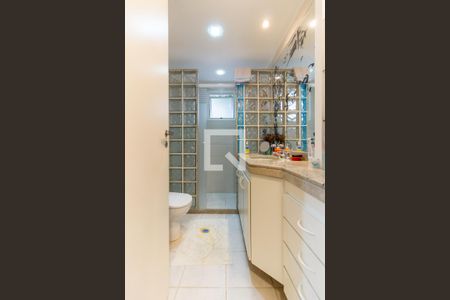 Apartamento à venda com 111m², 3 quartos e 2 vagas Apartamento à venda com 111m², 3 quartos e 2 vagasBanheiro da Suíte 1