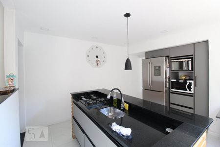 Casa à venda com 231m², 6 quartos e 2 vagasCozinha