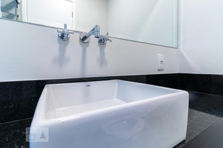 Banheiro da Suíte - Pia de apartamento para alugar com 2 quartos, 70m² em Usina Piratininga, São Paulo