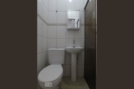 Banheiro de casa para alugar com 2 quartos, 70m² em Parque Reboucas, São Paulo