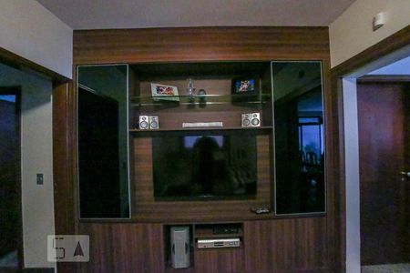 Apartamento à venda com 230m², 4 quartos e 3 vagasSala de TV