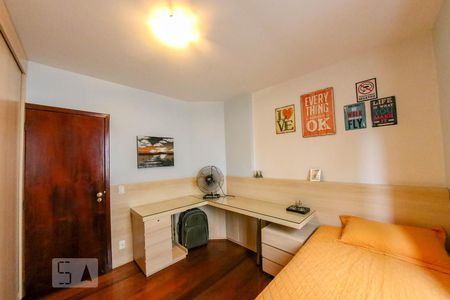 Apartamento à venda com 230m², 4 quartos e 3 vagasQuarto 2