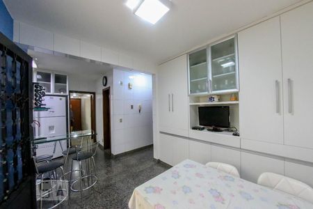 Apartamento à venda com 230m², 4 quartos e 3 vagasCozinha
